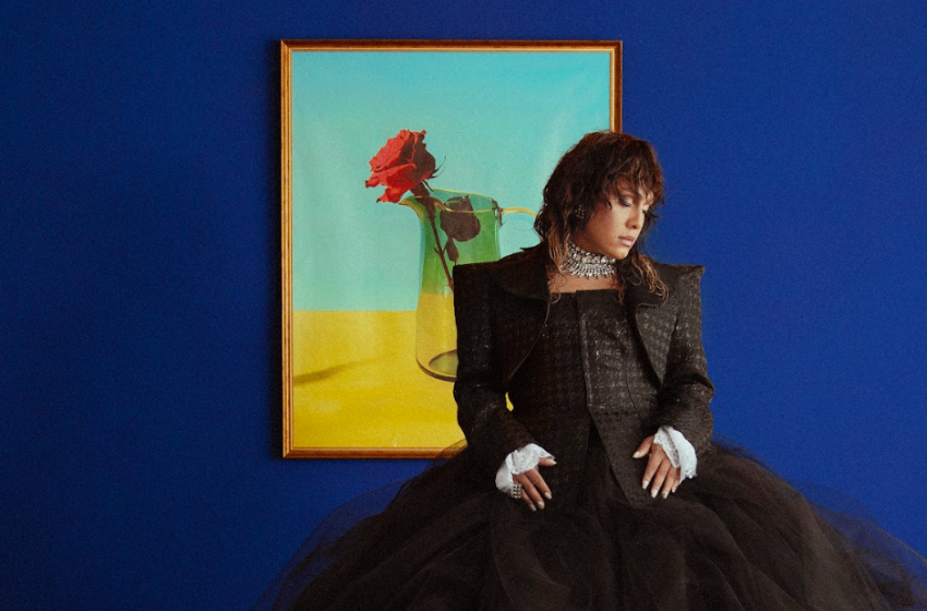  Raquel lança álbum com direção de Moreno Veloso e músicos de álbum icônico de Gal Costa
