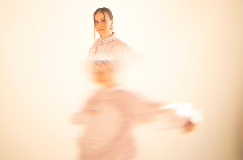 Marina Gold celebra o amor em novo single “Sim”: “há sempre uma conexão emocional”
