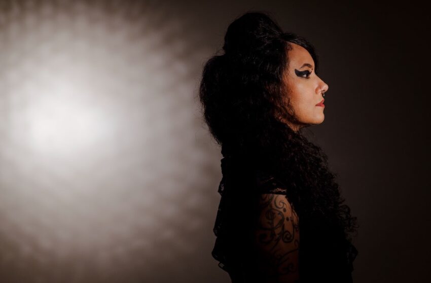  Remembering Amy: Fernanda Lira Canta e Conta a História de Amy Winehouse” no Sesc Avenida Paulista