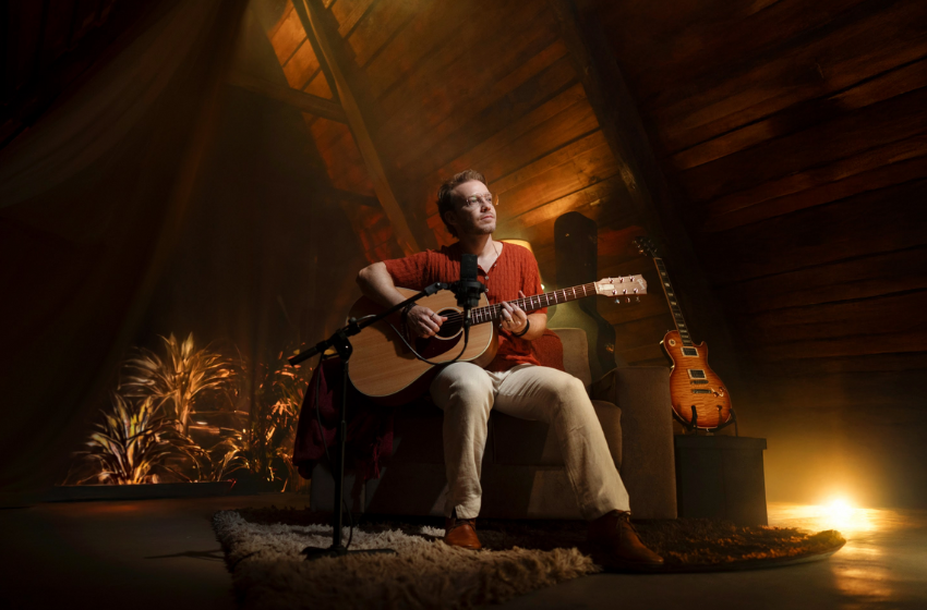  Em carreira solo, BALARA apresenta o single “Gatilhos” em projeto acústico intimista