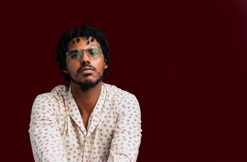  Lau e Eu volta ainda mais poético na segunda parte do disco “feroz comum silêncio entre nós…”