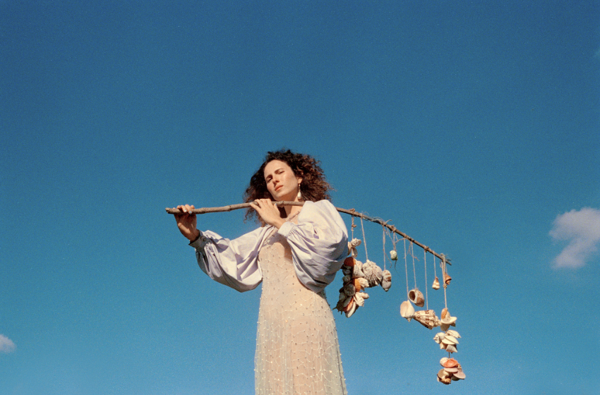  Luíza Boê lança “Sonhos”, álbum que mergulha na força do onírico e da criação musical como expansão do sentir