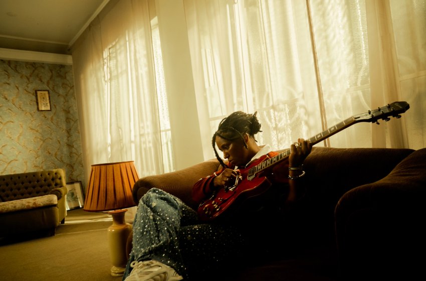  MAHMUNDI lança “Bem-vindos de Volta”, álbum que revisita sonoridades que marcaram sua trajetória