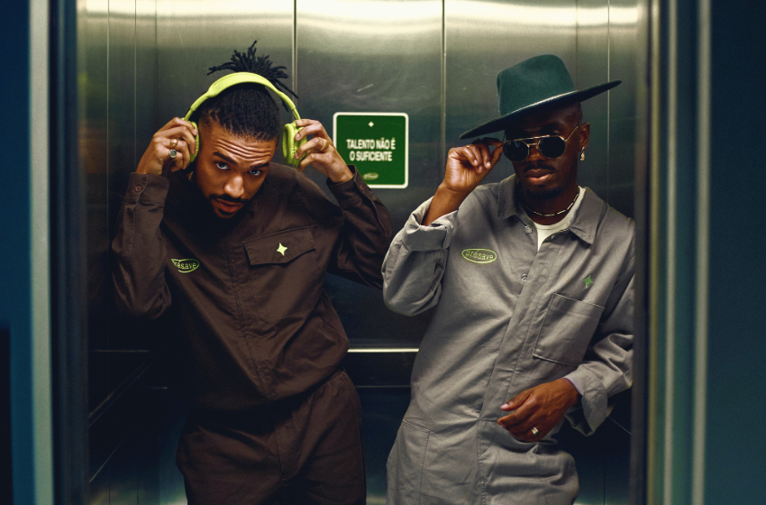  Pedro Emílio e Jota.pê se encontram em “Aprende Coração”, faixa que encerra ciclo de “Enquanto os Distraídos Amam”