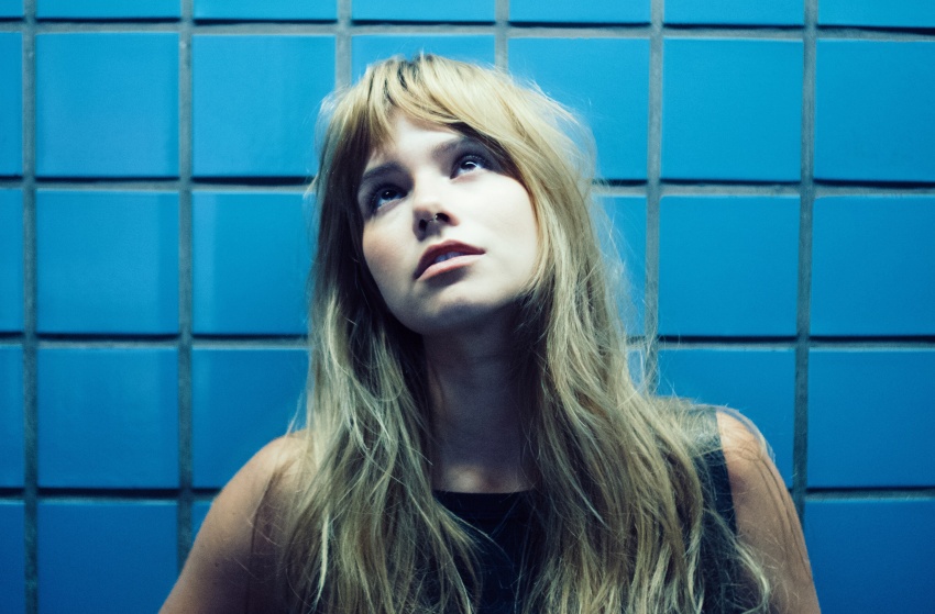  Clarissa anuncia o álbum e show de lançamento “TANTAS FORMAS DE DIZER ADEUS” em SP