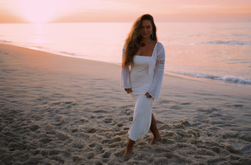  Exclusivo: Lara Estelita revela a letra de “Cem Mil Segundos”, coração do álbum de estreia “10/10”