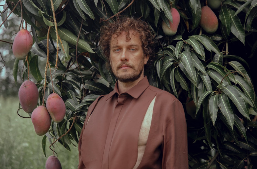  Flávio Vasconcelos lança o single “Você vai ser feliz” e apresenta, em primeira mão, a nova fase da carreira solo