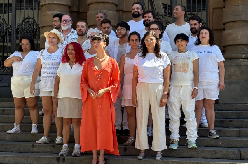  Annick fala sobre amor e diversidade em novo clipe gravado com Coral da Câmara LGBT em performance no Teatro Municipal de São Paulo