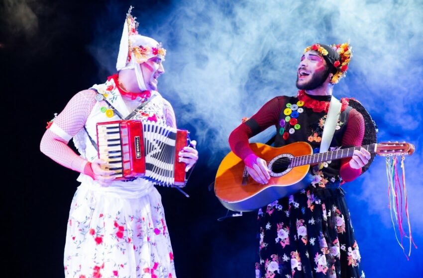  Espetáculo “O Patinho Feio” da Trupe Investigativa Arroto Cênico faz uma circulação gratuita por municípios da baixada fluminense