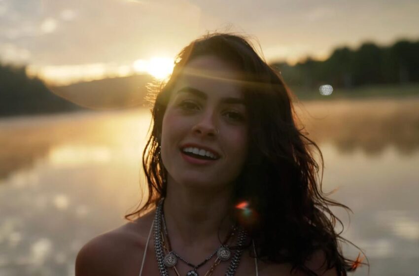  Saffira lança videoclipe da música “Incertezas e Dúvidas”