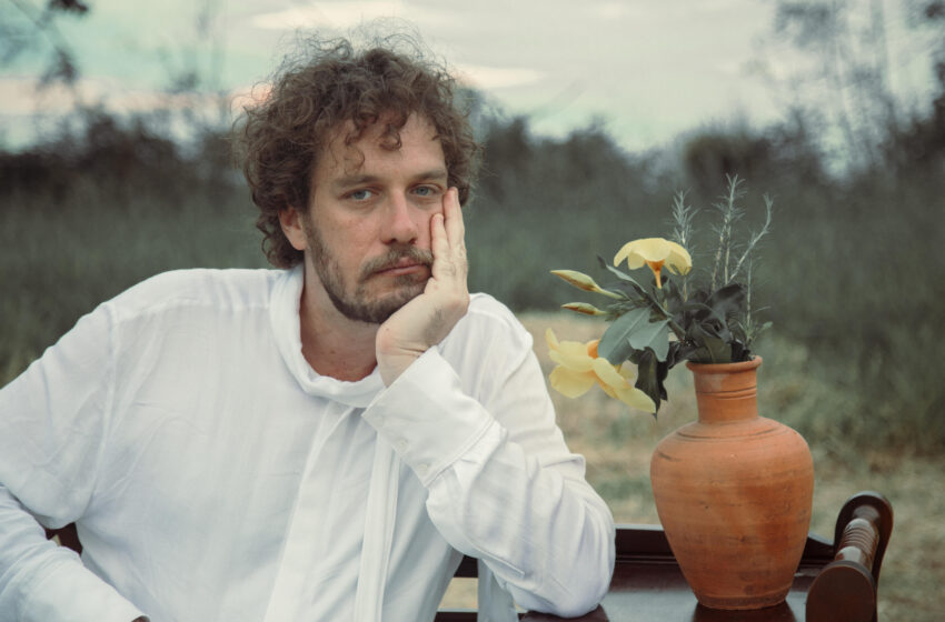  Flávio Vasconcelos lança “Jatobá Peri”, segundo single do novo álbum, com participação de Ceumar