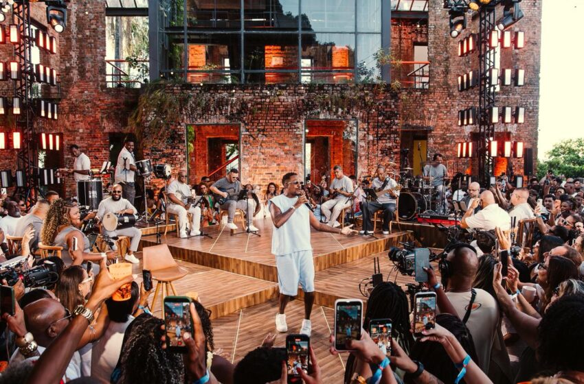  “Fechadão com o Amor”: Mumuzinho apresenta o primeiro single de seu novo audiovisual, “Simples Assim”