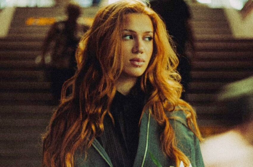  Elana Dara celebra brasilidade e diversidade com show inédito no Hopi Pride Festival 2026