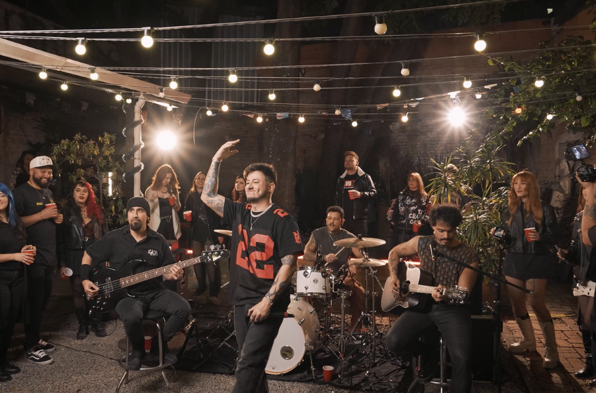  HEVO84 celebra a geração que fez o Brasil cantar Emo ao lado de Beto (Replace), Julies, Aléxia e Yas